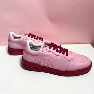 Nicki Minaj loci pink and red sneakers